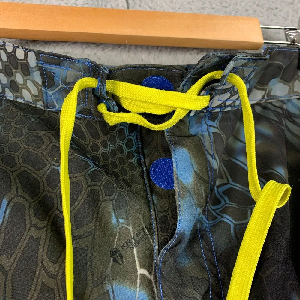 Huk Kryptek Neptune Pursuit Boardshorts Mens XXL Blue Camo Fishing Water Shorts